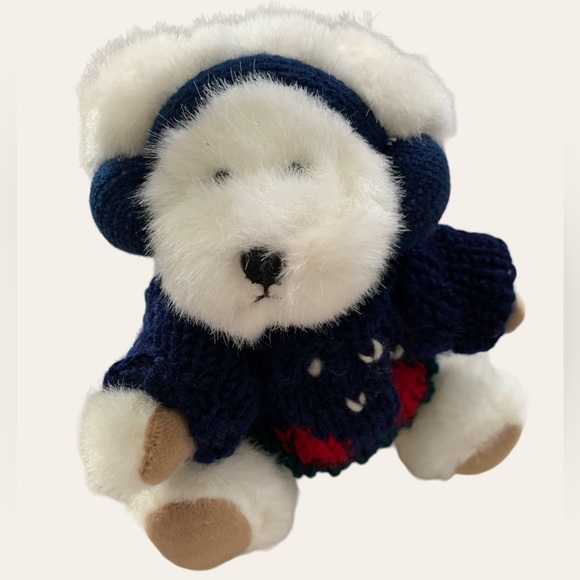 Set of Three Christmas Teddy Bears in Knitted Hats, Scarves or Sweaters - Picture 4 of 9